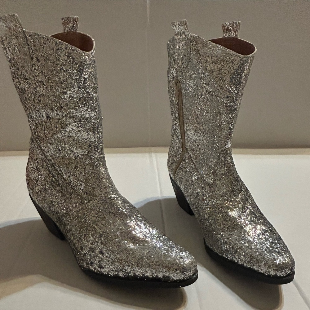 NIB Old Cutler 7B Silver Sparkle Western Boot